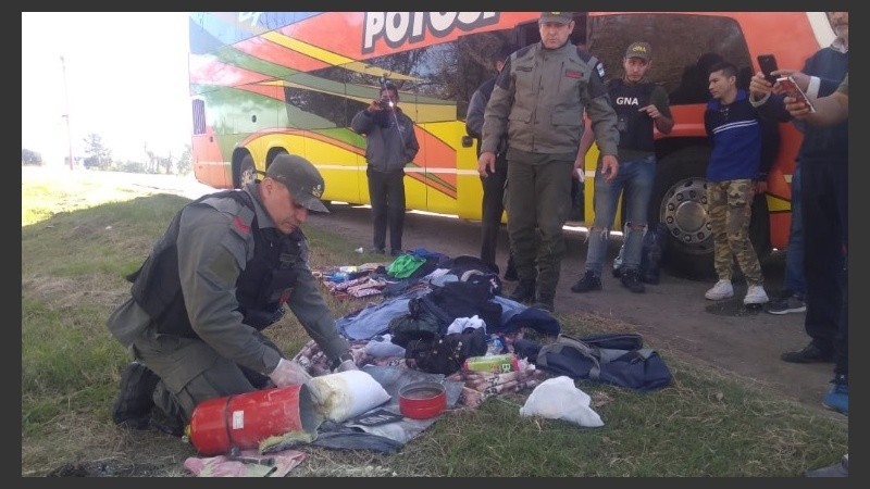 Gendarmes realizaron el operativo a la altura de Luis Palacios.