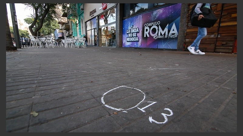 13 disparos en la medianoche del jueves frente al boliche Roma sobre avenida Pellegrini.