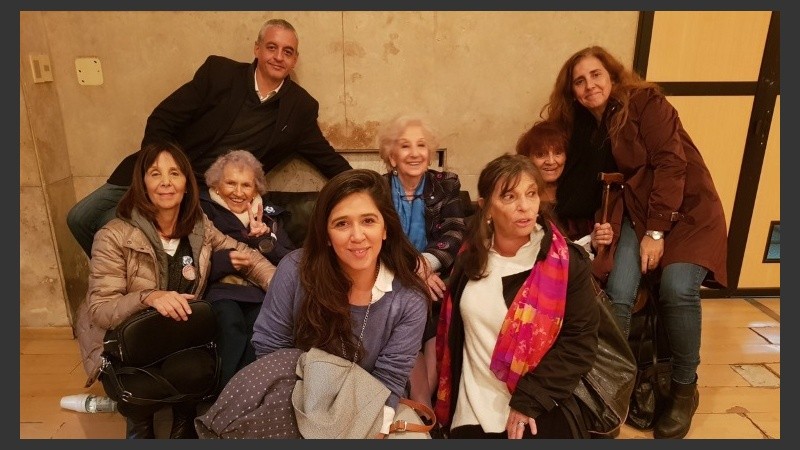 Dirigentes y Madres de Plaza de Mayo le hacen 