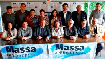 Dirigentes de Santa Fe que impulsan a Sergio Massa como presidente de los argentinos.