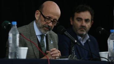 El rector saliente, Héctor Floriani.