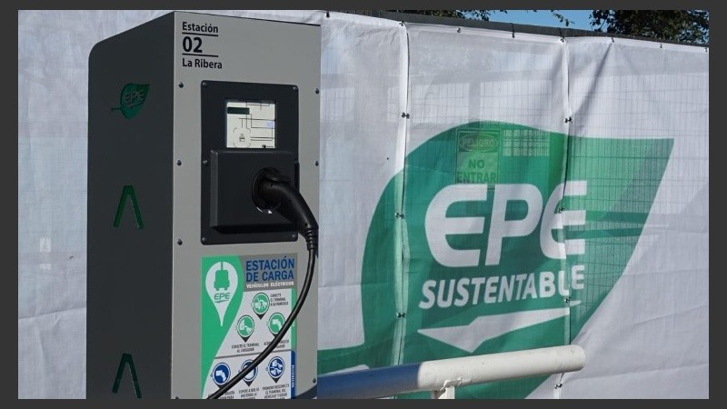 Los puestos de carga por la autopista cerca de Rosario.