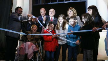 Autoridades cortaron cinta este jueves por la tarde.