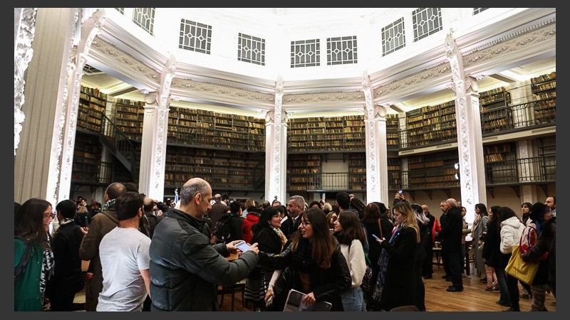La biblioteca ya abrió sus puertas al público.