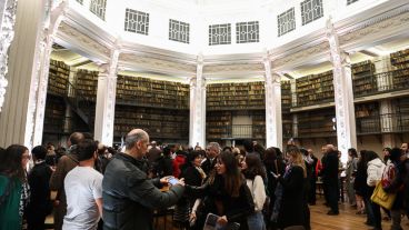 La biblioteca ya abrió sus puertas al público.