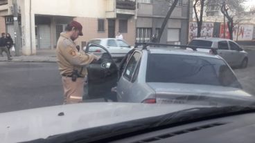 Personal de la GUM labró el acta de infracción al conductor.