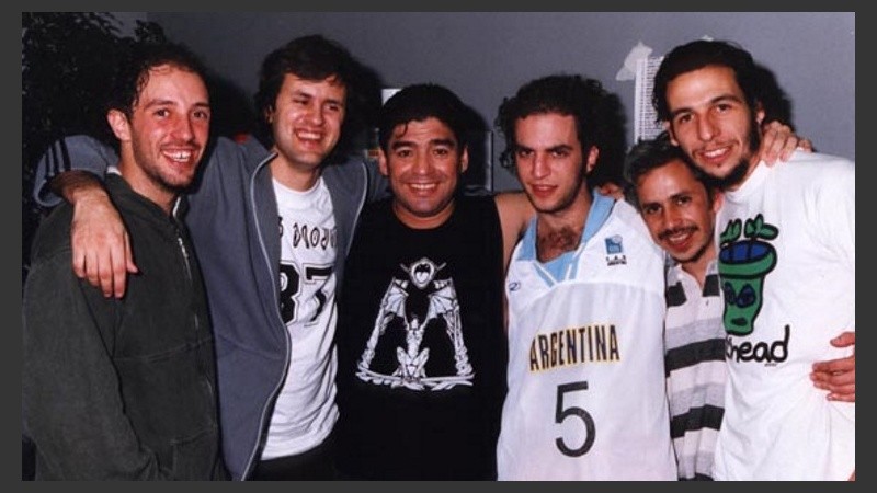 Aquella histórica formación de Los Piojos con Diego, al que le dedicaron un tema. 