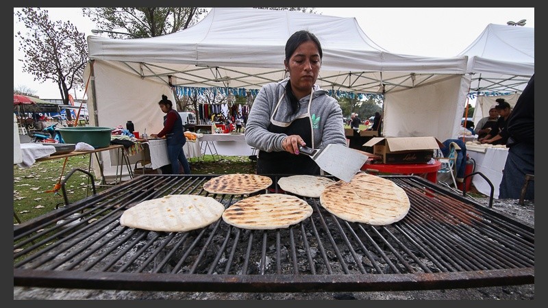 En el parque Yrigoyen se pudo disfrutar y degustar tortas asadas. 
