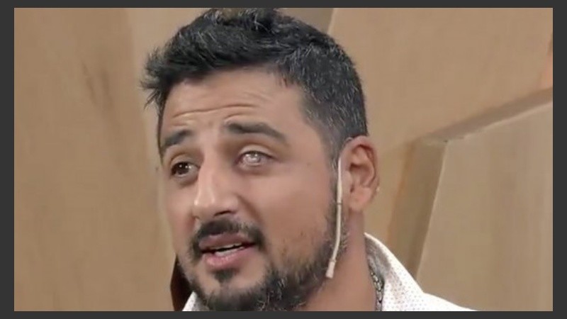 Mesaglio dijo que espera un trasplante de córnea.