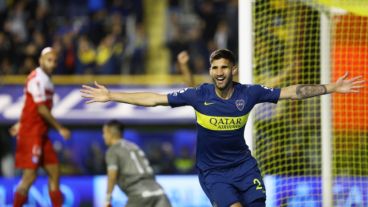 López acertó un cabezazo en el segundo tiempo.