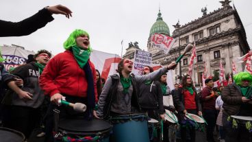 El nuevo proyecto busca aprobar el aborto hasta la semana 14 sin causal-