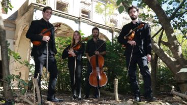 Juanjo Caporali suma la voz al cuarteto.