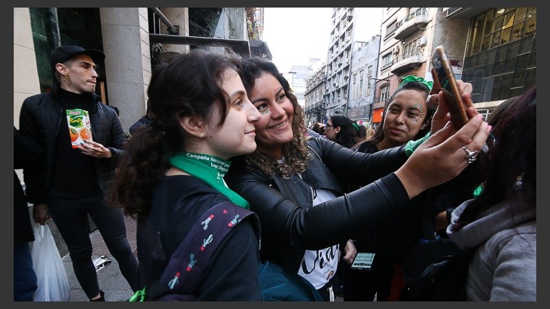 Pañuelazo frente a Humanidades este martes por la tarde.