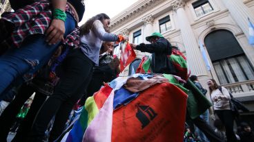 Pañuelazo frente a Humanidades este martes por la tarde.