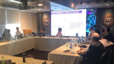 La reunión de este martes frenó la quita de los promedios para ahora.