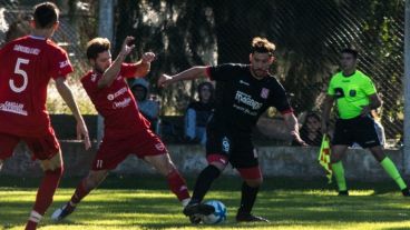 Una imagen de la polémica revancha entre Alumni y Los Molinos en Casilda.