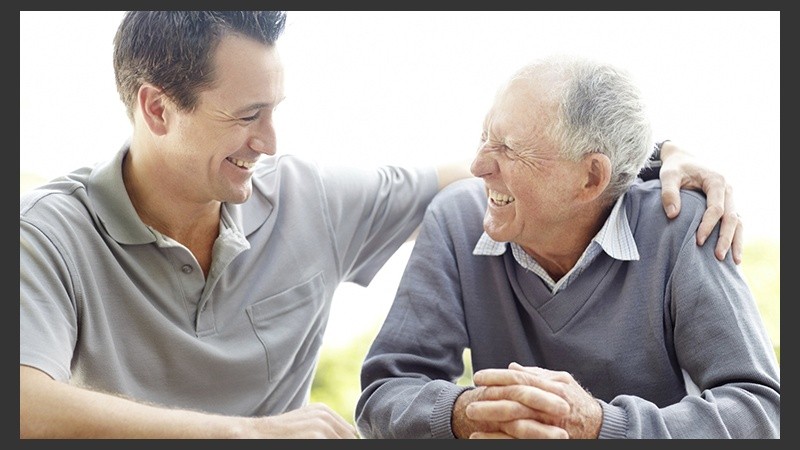 El riesgo de muerte de un hombre de 80 años con al menos un hijo es del 7,4%, comparado con el 8,3% de otro de la misma edad y sin hijos.