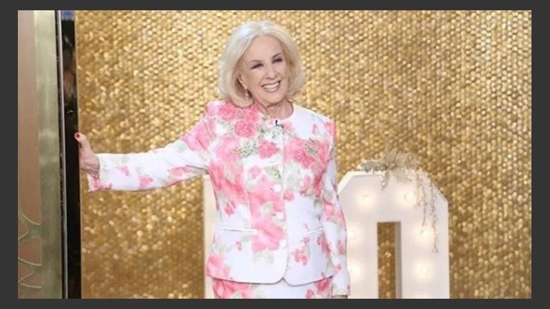 La diva estará una semana más haciendo reposo.