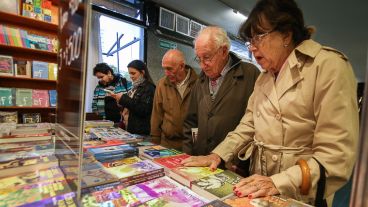 Arrancó este jueves la Feria del Libro Rosario en el Centro Cultural Roberto Fontanarrosa.