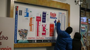 Arrancó este jueves la Feria del Libro Rosario en el Centro Cultural Roberto Fontanarrosa.