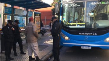 Policías preservaron el lugar para investigar lo ocurrido.