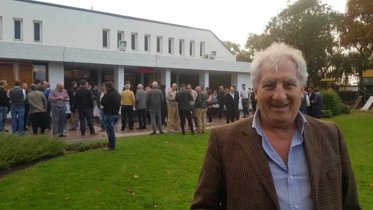 Alberto Grimaldi, director ejecutivo de La Segunda, en un alto durante un encuentro con productores asesores de seguros.