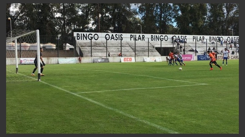 Rodríguez atajó un penal en el primer tiempo.