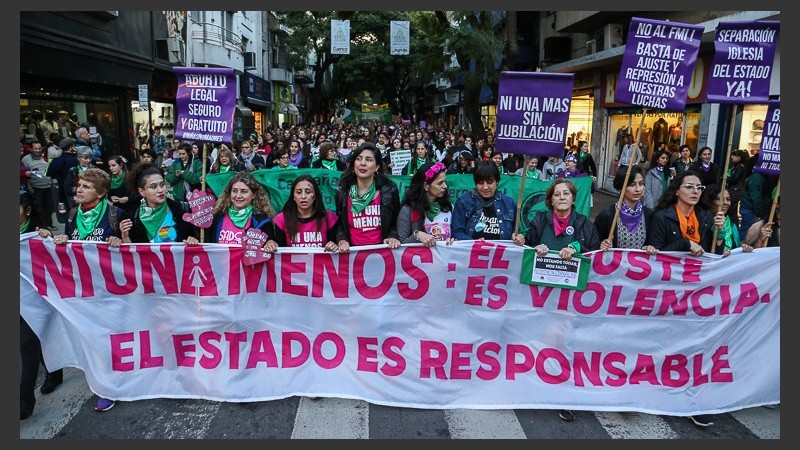 La marcha partió de plaza San Martín y recorrió el centro rosarino.