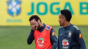 Neymar, complicado tras la denuncia de violación en su contra.