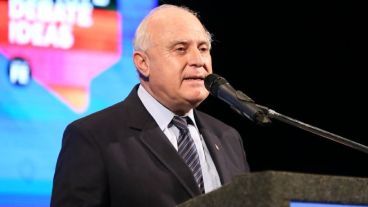 El gobernador pidió propuestas a los candidatos de la oposición.