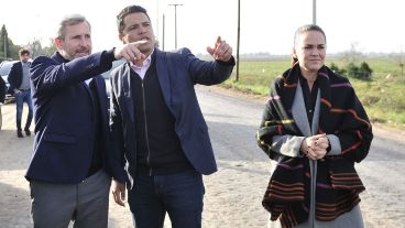 Frigerio durante la recorrida de hoy en Funes.