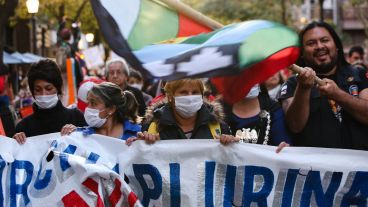 La marcha de los barbijos por el centro de Rosario en el Día Mundial del Medio Ambiente.