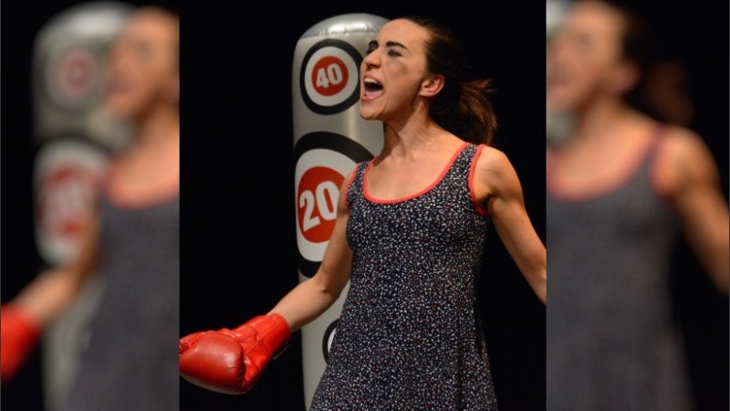 “Los golpes de Clara” invita a reflexionar y repensar los estereotipos que se   construyen y afirman cotidianamente.