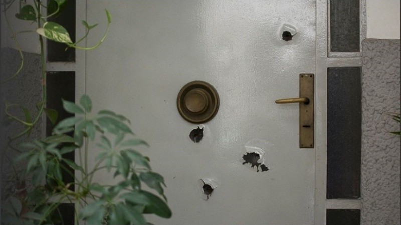 Cuatro disparos impactaron contra la puerta de la casa de una empleada de Fiscalía el pasado 31 de enero.