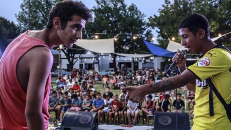 Este domingo participan ocho preseleccionados que ya forman parte de la escena y otros ocho elegidos por casting.