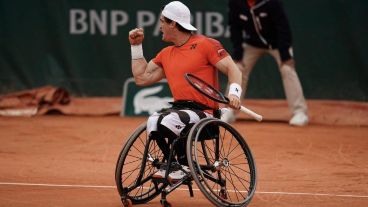 El festejo del "Lobito" Fernández en Roland Garros.