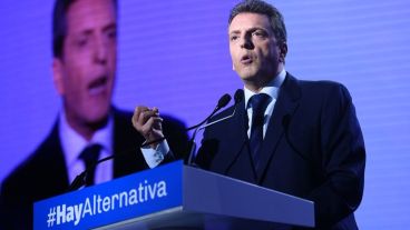 Massa durante el acto en La Rural.