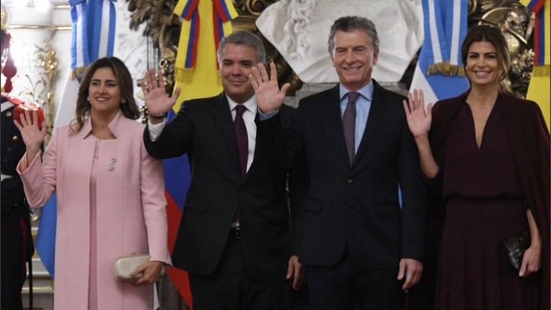 Los presidentes de Colombia y Argentina, junto a las primeras damas.