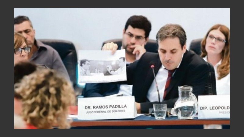 Ramos Padilla invitó a declarar a Carrió, Oliveto, Zuvic y Bonadío. 