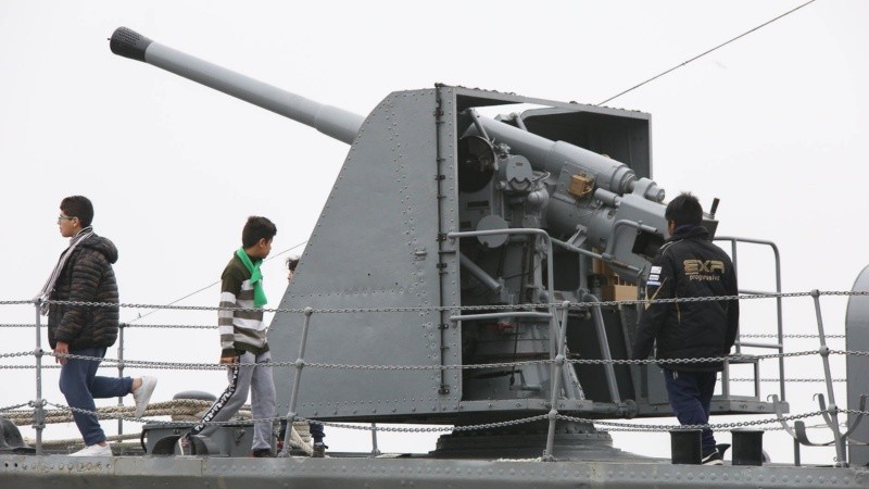 Dos barcos de la Armada en Rosario.