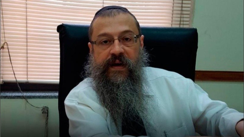 El rabino Shlomo Tawil fue atacado por tres personas. 