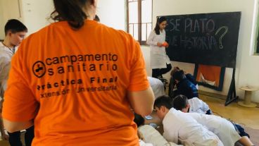 Promover la salud y prevenir enfermedades; la capacitación.