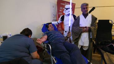 En el Día Mundial del Donante de Sangre hubo una intervención con personajes de Star Wars en el Club Español.