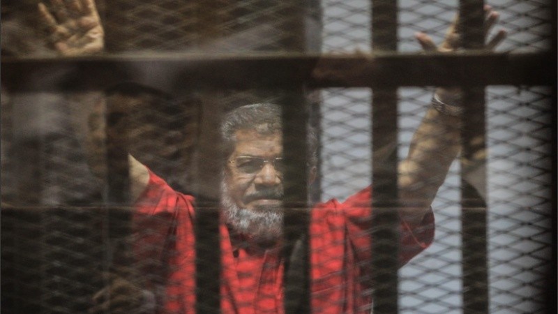 Mursi estaba encarcelado y fue condenado a muerte en mayo de 2015.