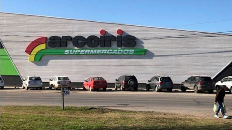 El supermercado que fue asaltado este martes sobre la ruta 33. 