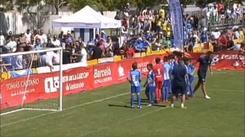 Los chicos les recriminaron a sus padres la actitud durante el partido. 
