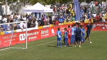 Los chicos les recriminaron a sus padres la actitud durante el partido.