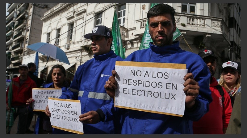 Los trabajadores de Electrolux fueran a la Justicia por los 