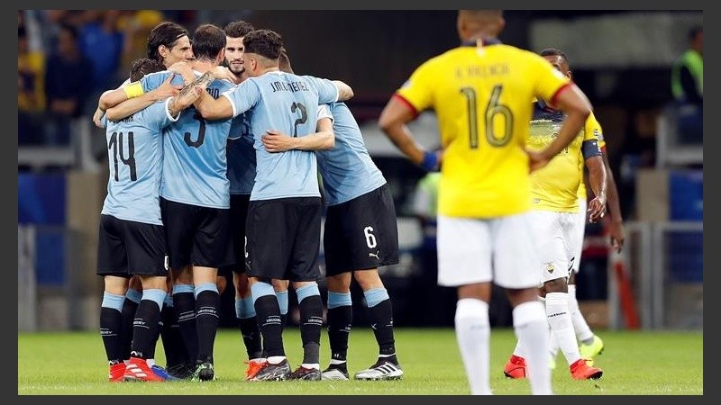 Uruguay festejó la goleada ante Ecuador.