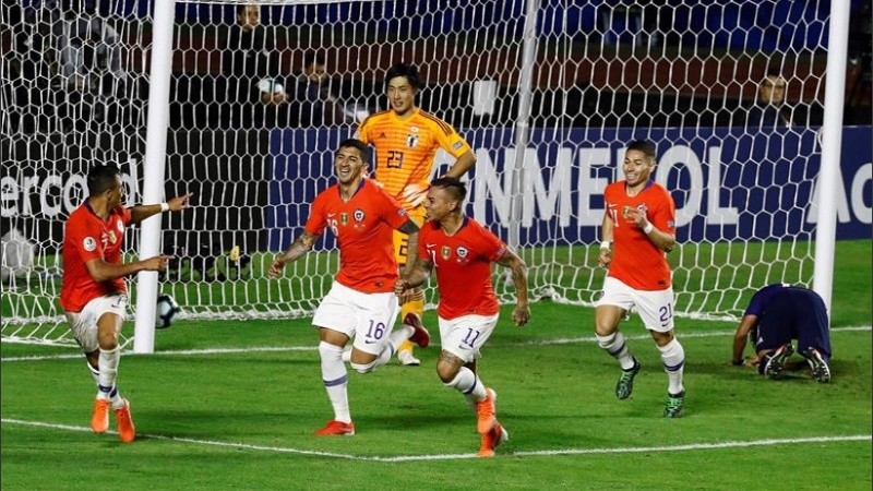 Chile viene de golear a Japón en el debut.